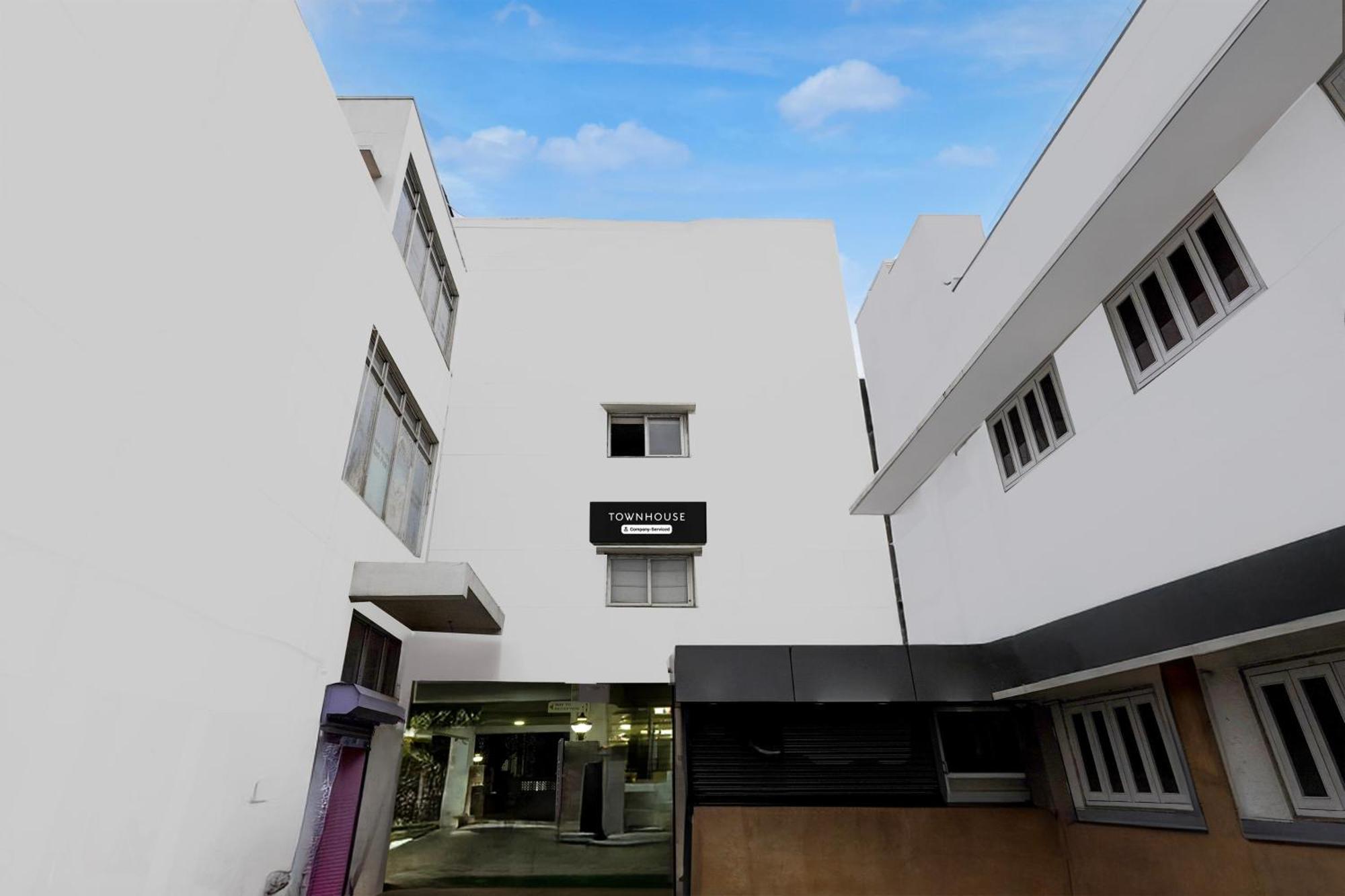 Super Townhouse Arcot Road Near Kauvery Hospital 钦奈 外观 照片