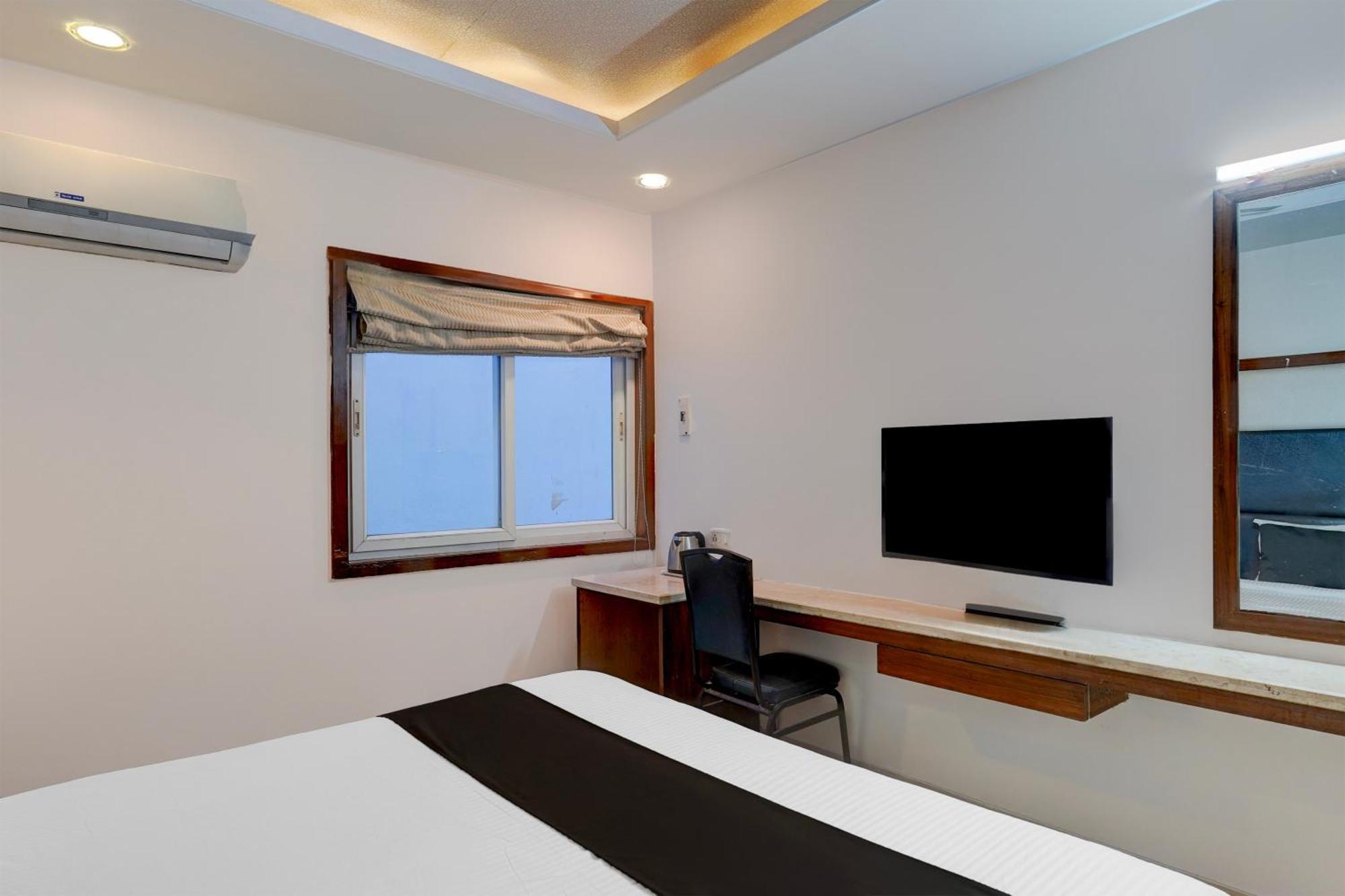 Super Townhouse Arcot Road Near Kauvery Hospital 钦奈 外观 照片