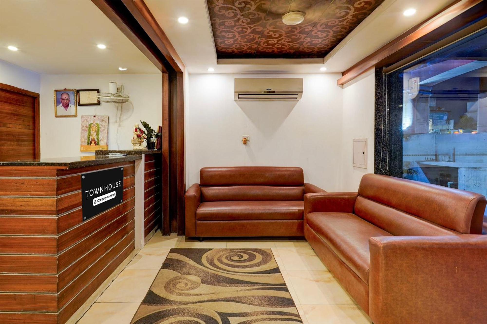 Super Townhouse Arcot Road Near Kauvery Hospital 钦奈 外观 照片