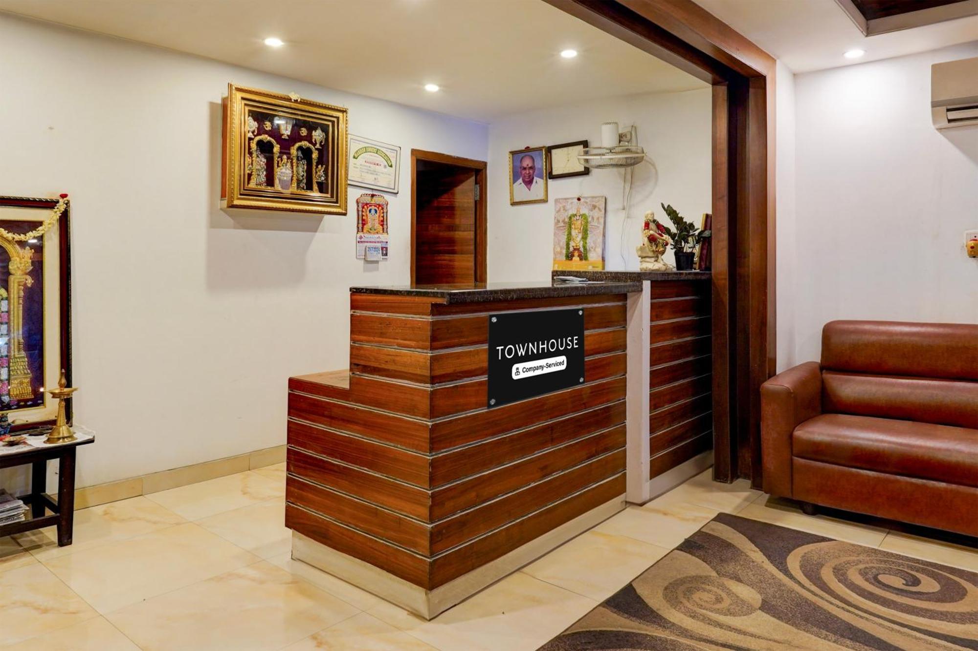 Super Townhouse Arcot Road Near Kauvery Hospital 钦奈 外观 照片