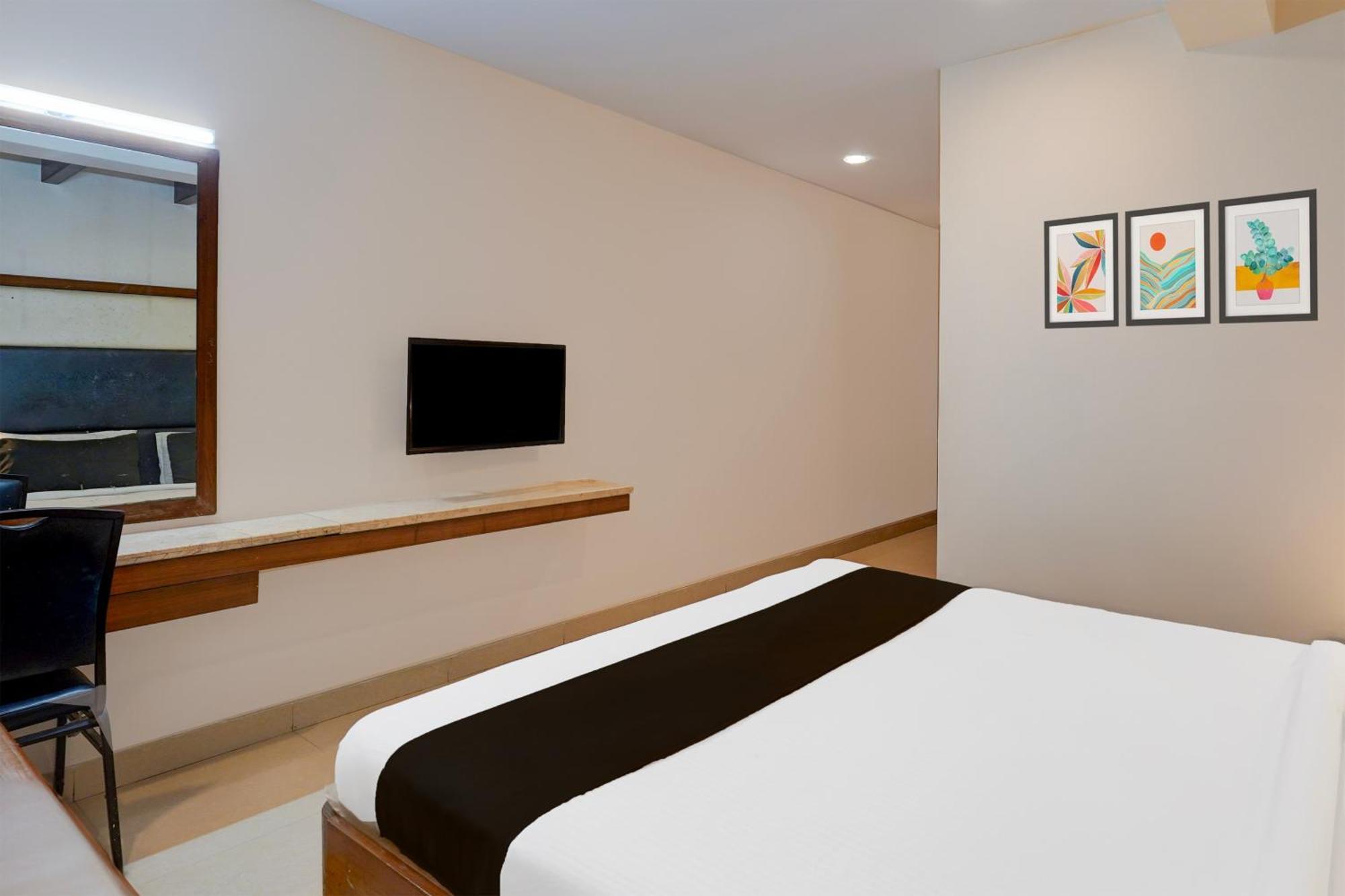 Super Townhouse Arcot Road Near Kauvery Hospital 钦奈 外观 照片