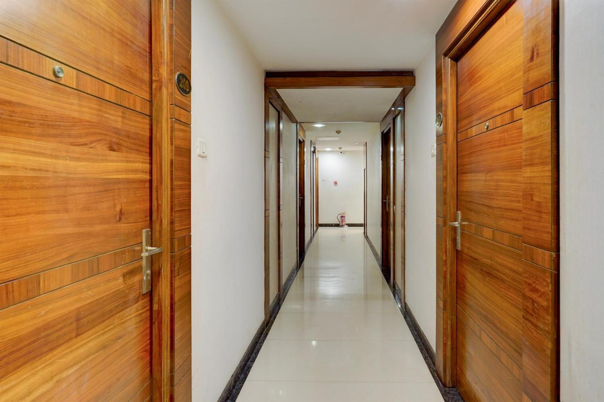 Super Townhouse Arcot Road Near Kauvery Hospital 钦奈 外观 照片