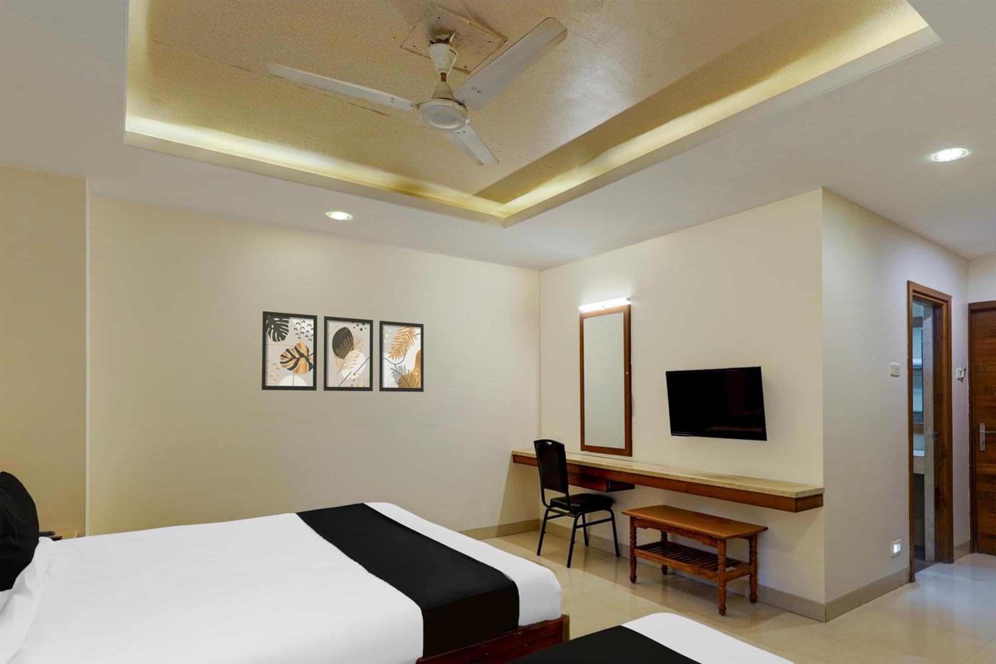 Super Townhouse Arcot Road Near Kauvery Hospital 钦奈 外观 照片