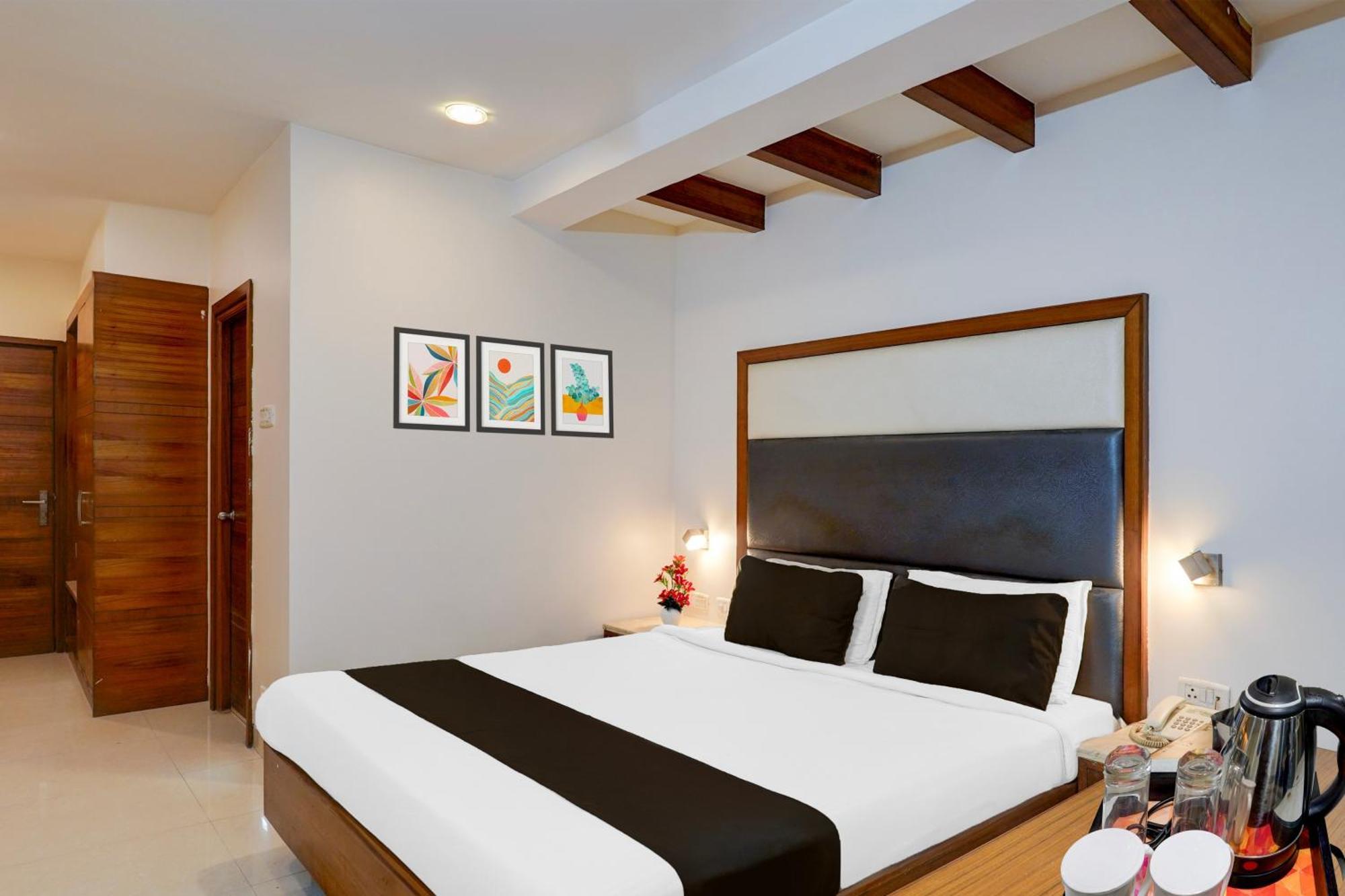 Super Townhouse Arcot Road Near Kauvery Hospital 钦奈 外观 照片